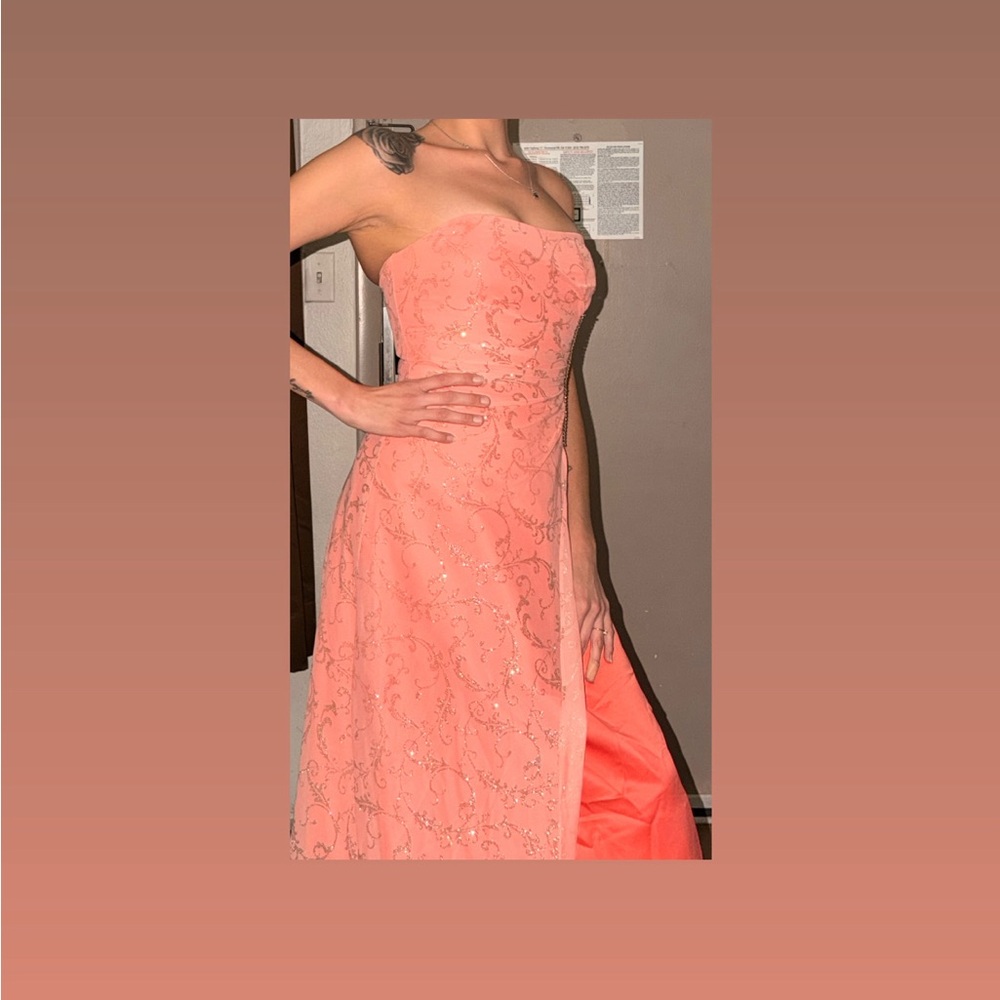 Chic Strapless Peach Dress